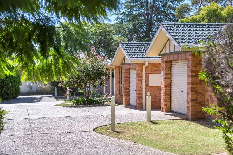 هتل Best Western Ambassador Motor Inn & Apartments