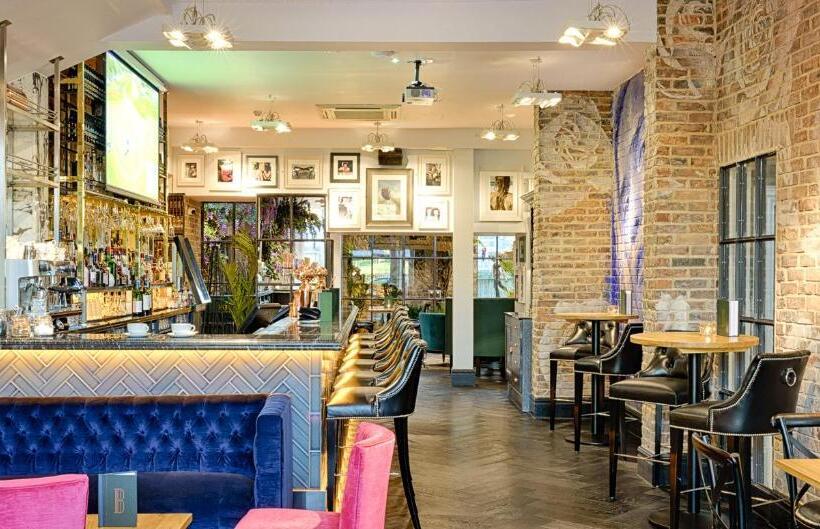 בית מלון כפרי Black Ivy