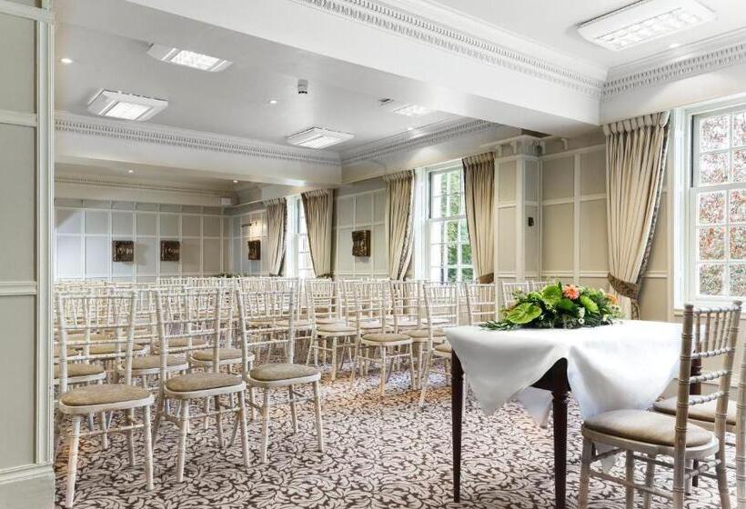 فندق Brandshatch Place & Spa