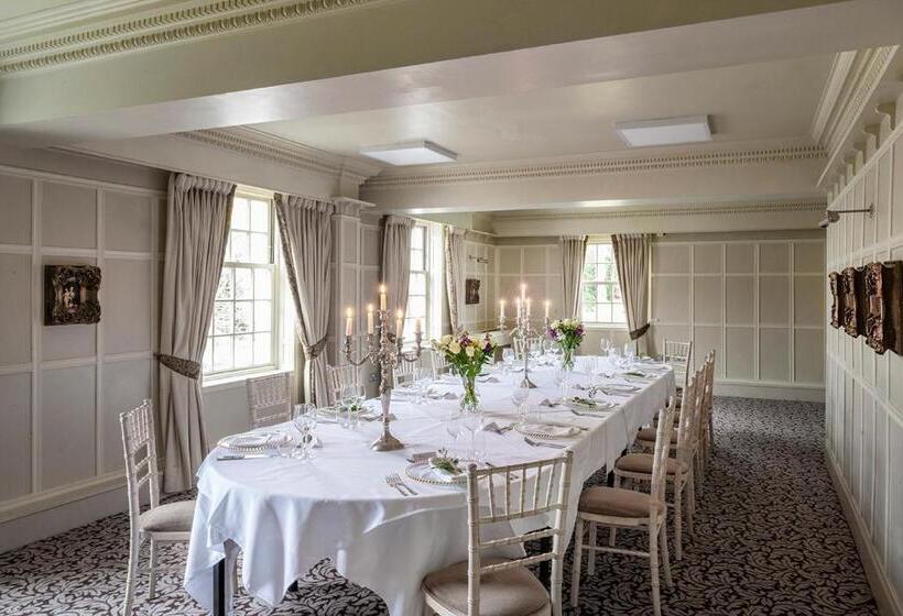 فندق Brandshatch Place & Spa