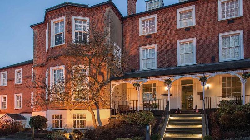 فندق Brandshatch Place & Spa