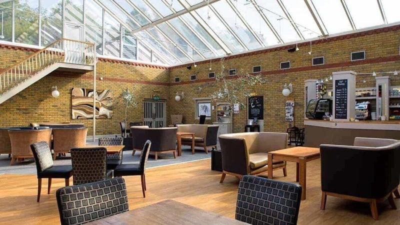 فندق Brandshatch Place & Spa