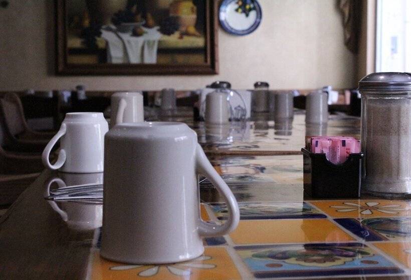 Business Hotel & Suites María Bonita