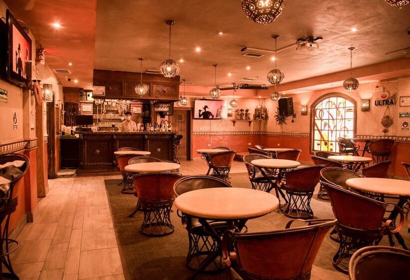 Business Hotel & Suites María Bonita