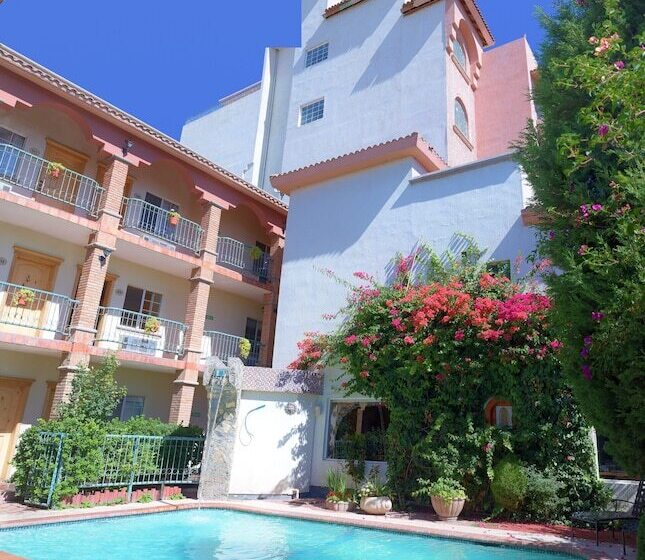 Business Hotel & Suites María Bonita