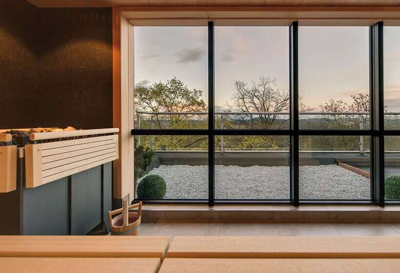 בית מלון כפרי Central