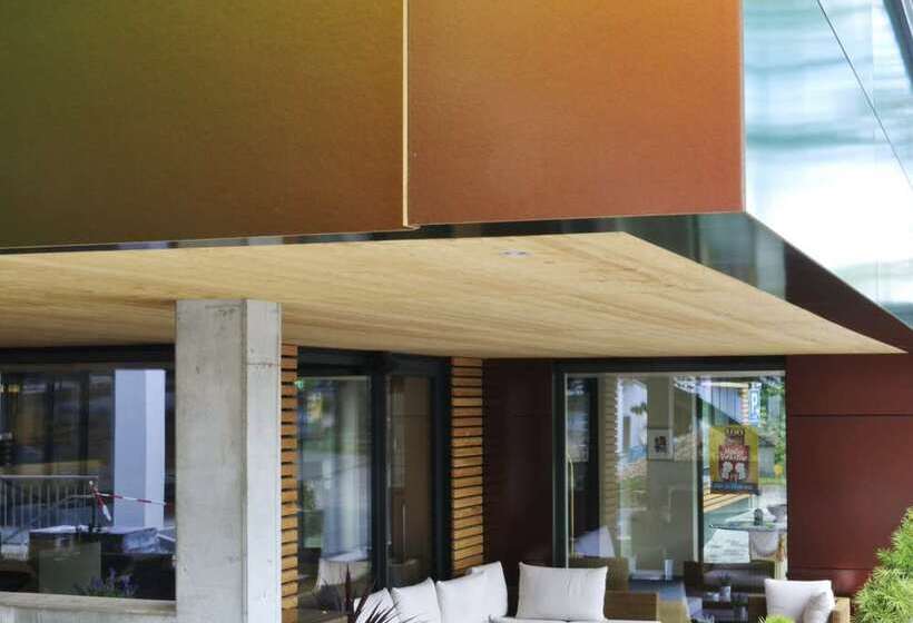 בית מלון כפרי Central