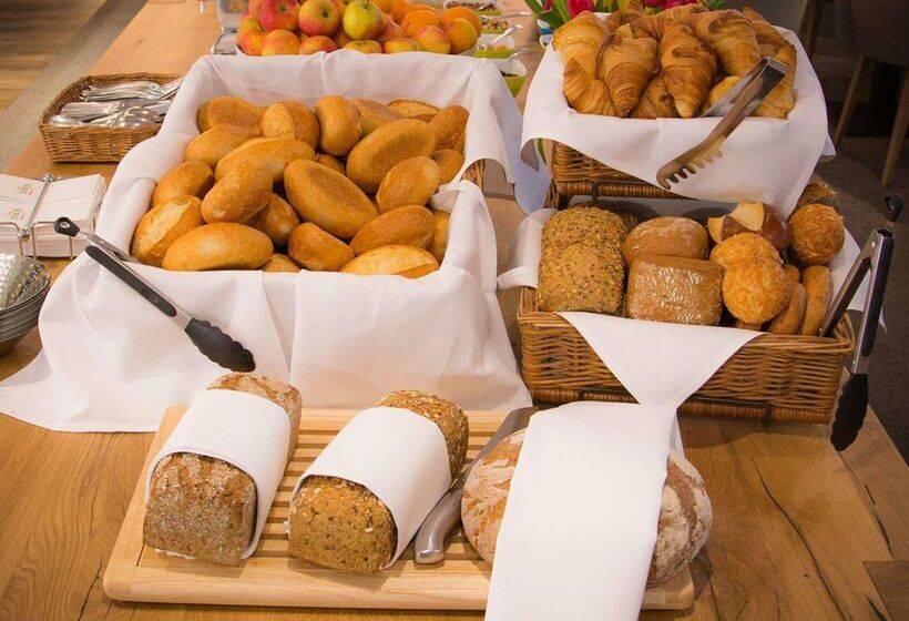 בית מלון כפרי Central