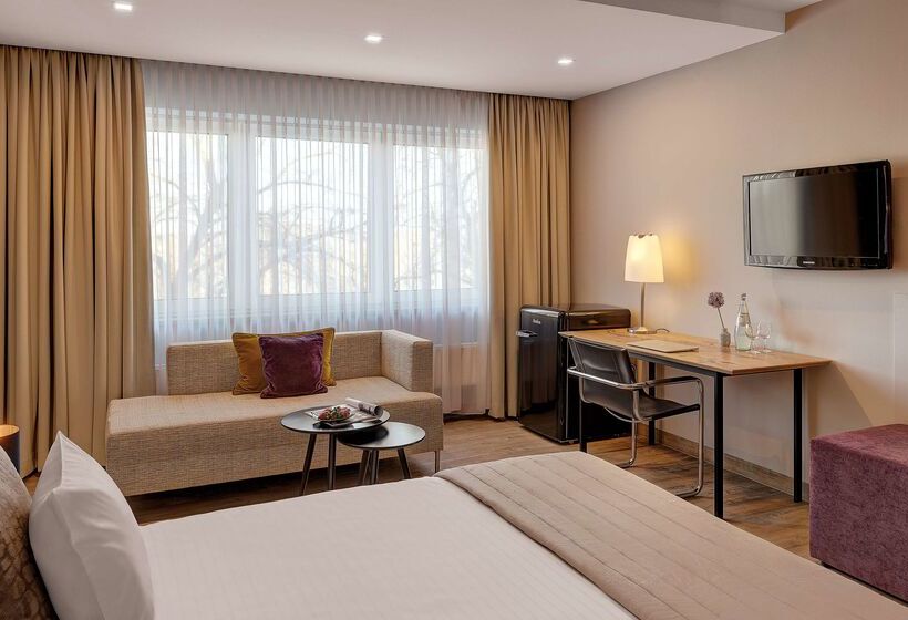 בית מלון כפרי Central