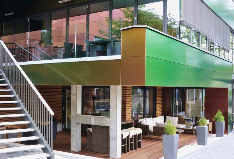 בית מלון כפרי Central