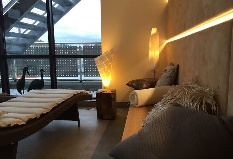 בית מלון כפרי Central