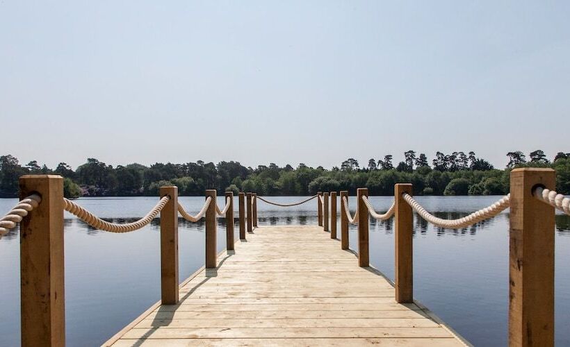 호텔 Champneys Forest Mere