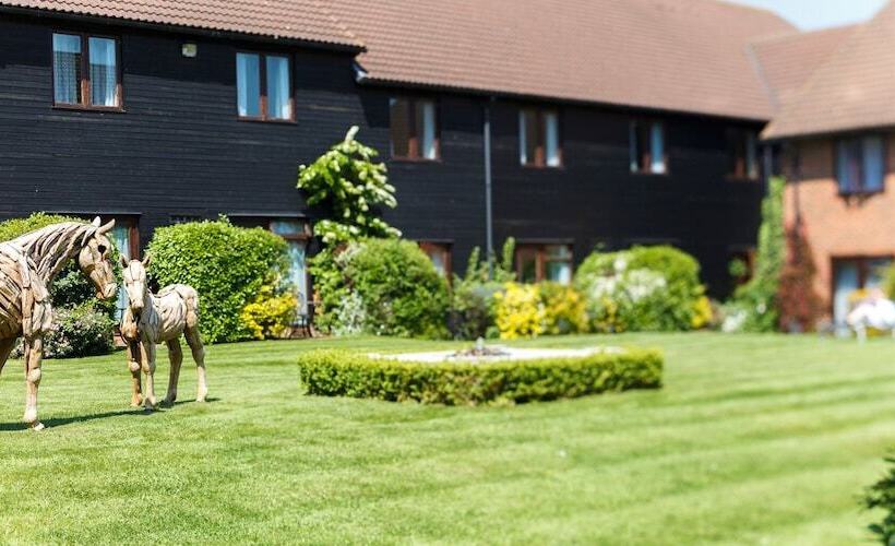 فندق Champneys Springs