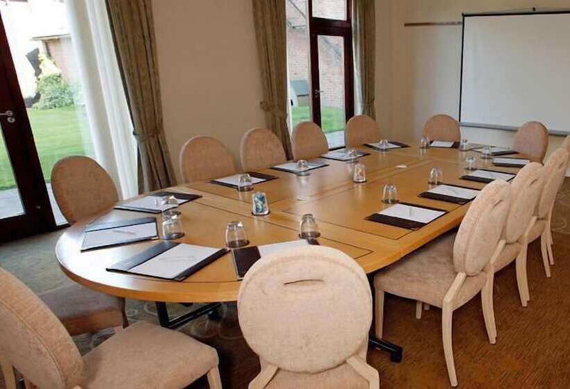 فندق Champneys Springs