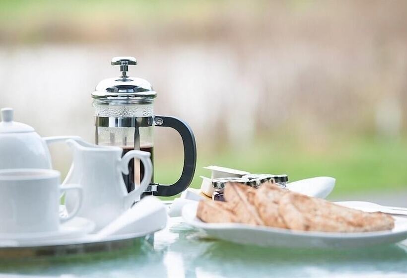 فندق Champneys Springs