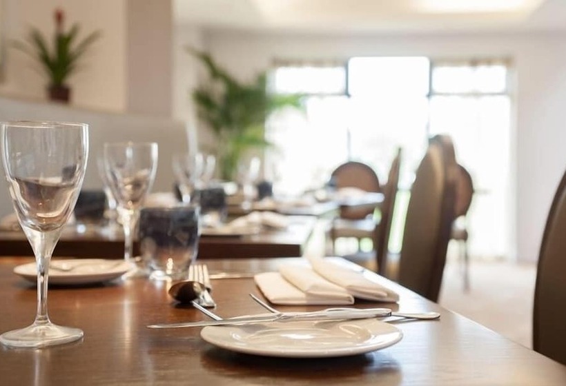 فندق Champneys Springs