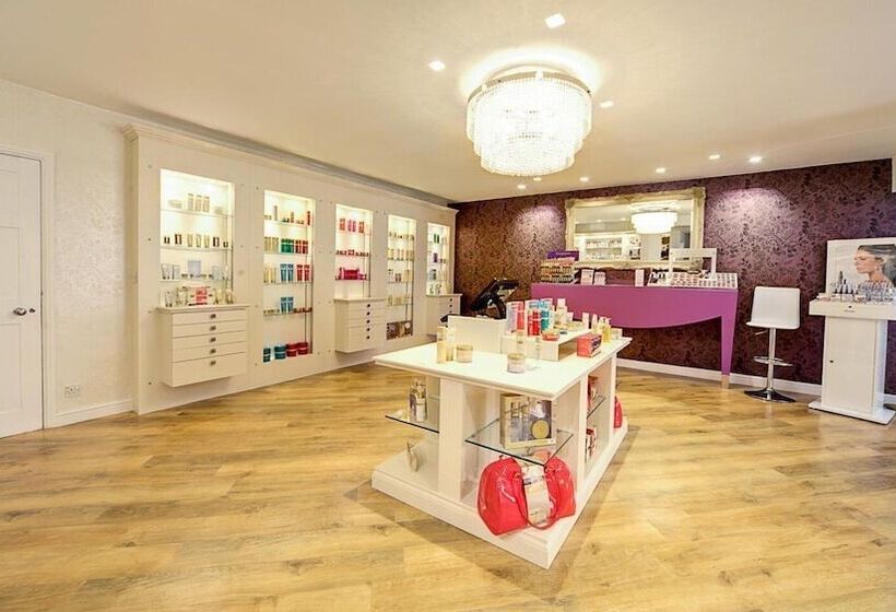 فندق Champneys Springs