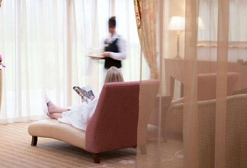 فندق Champneys Springs