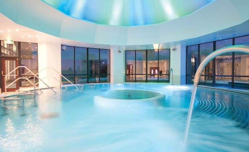 فندق Champneys Springs