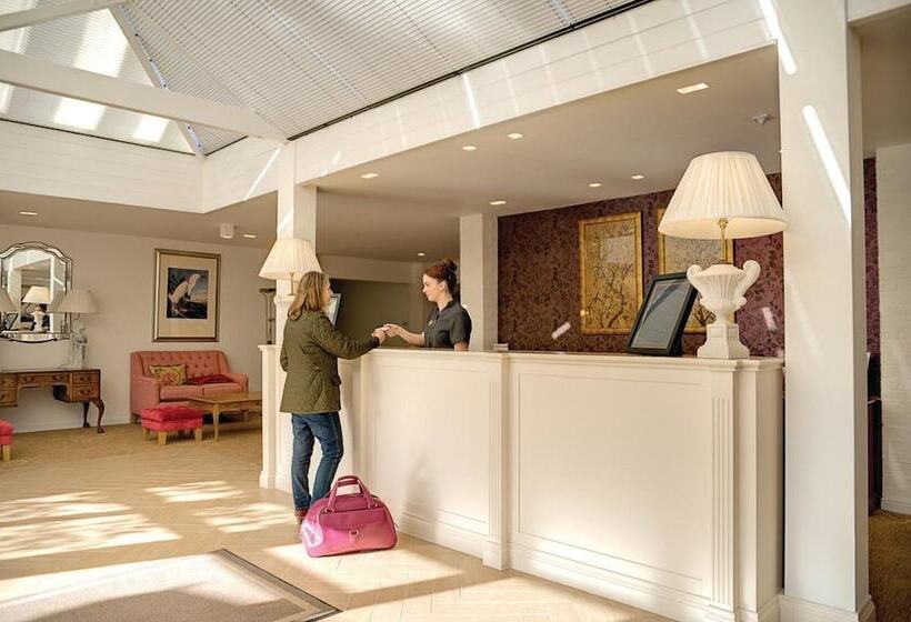 فندق Champneys Springs