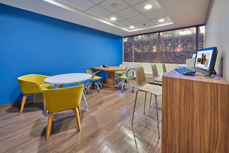 בית מלון כפרי City Express By Marriott Irapuato