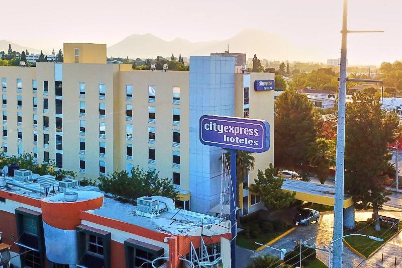 فندق City Express By Marriott Saltillo Norte