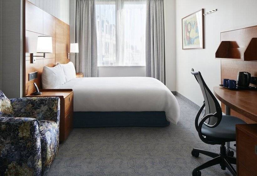 Club Quarters Hotel St Paul S, London