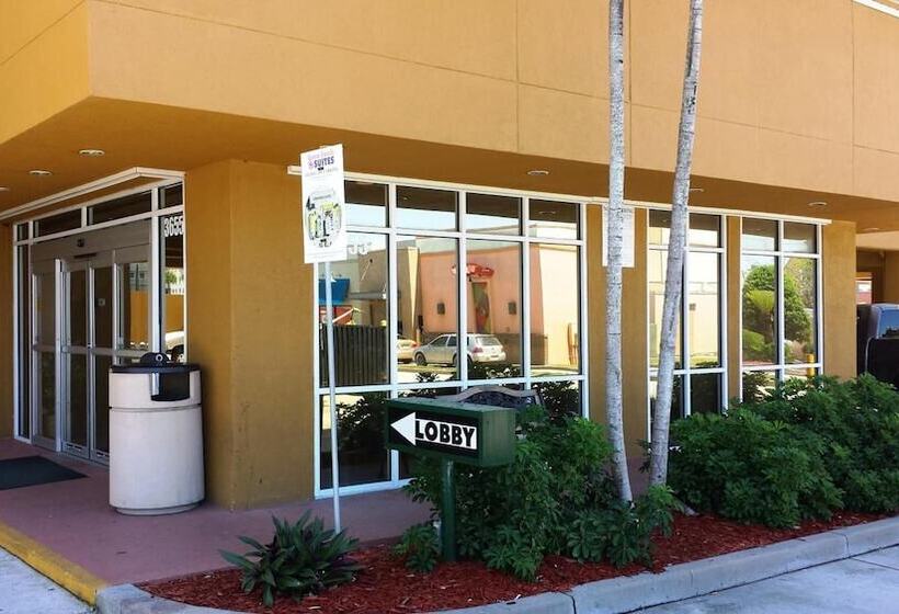 Hotel Cocoa Beach Suites