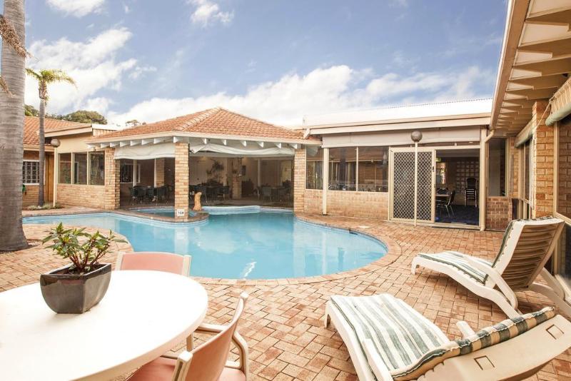 هتل Comfort Inn Bay Of Isles