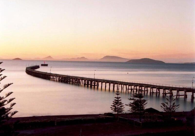 هتل Comfort Inn Bay Of Isles