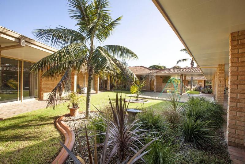 هتل Comfort Inn Bay Of Isles