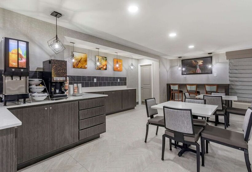 هتل Comfort Inn Nashville  Opryland Area