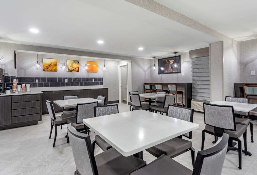 هتل Comfort Inn Nashville  Opryland Area