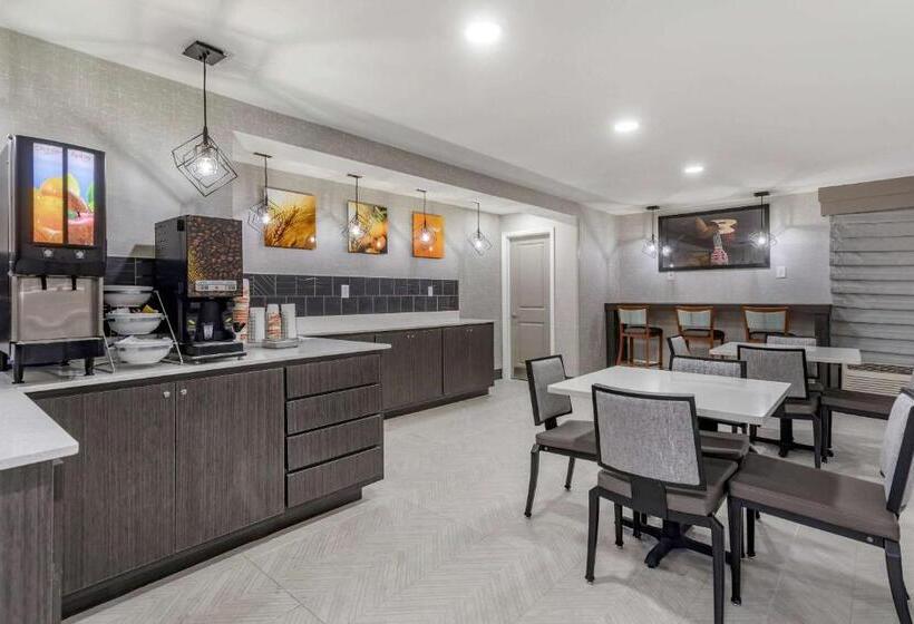 هتل Comfort Inn Nashville  Opryland Area