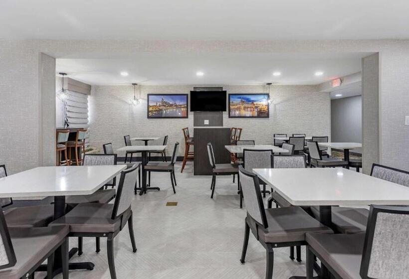 هتل Comfort Inn Nashville  Opryland Area