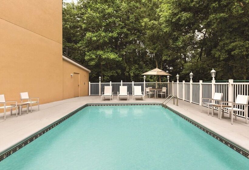 فندق Country Inn & Suites By Radisson, Lawrenceville, Ga