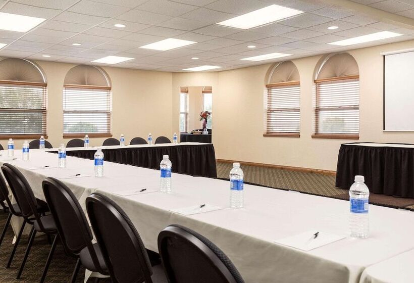 Country Inn & Suites By Radisson, Lincoln North Hotel And Conference Center, Ne