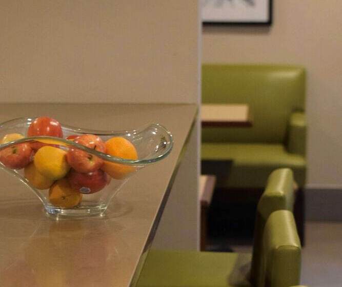 Country Inn & Suites By Radisson, Lincoln North Hotel And Conference Center, Ne