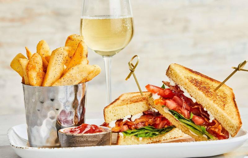 فندق Courtyard By Marriott St. Louis St. Peters