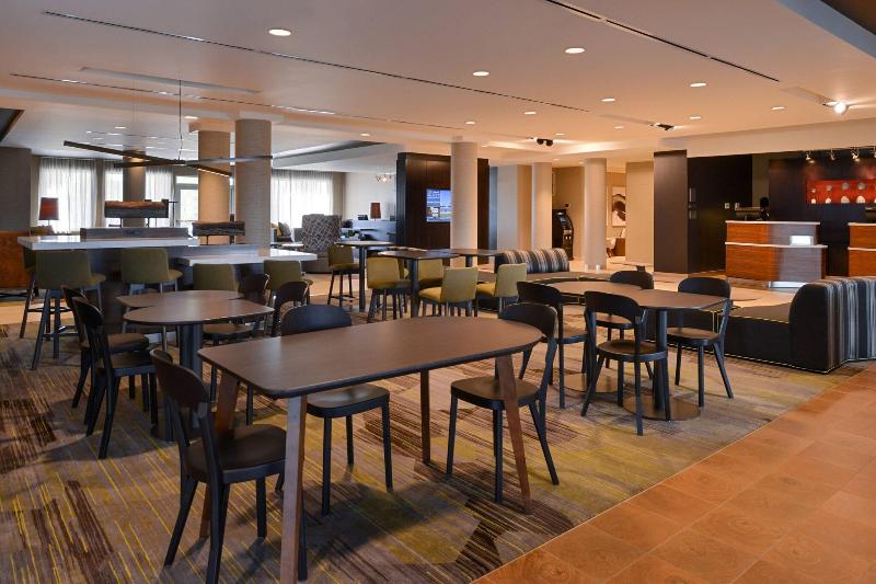 فندق Courtyard By Marriott St. Louis St. Peters