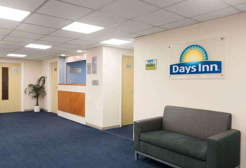בית מלון כפרי Days Inn Sutton Scotney South