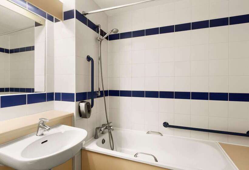 בית מלון כפרי Days Inn Sutton Scotney South