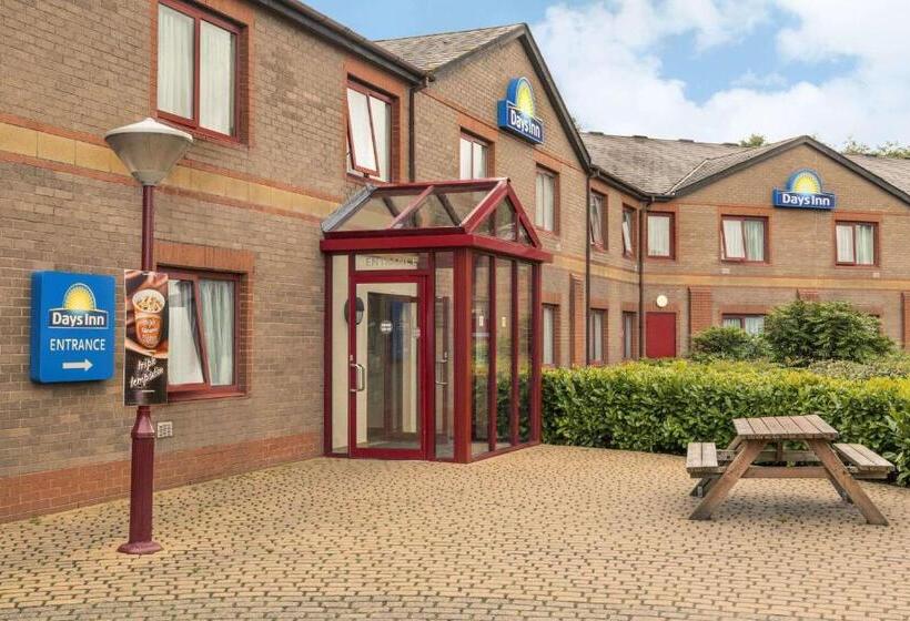 Отель Days Inn Magor