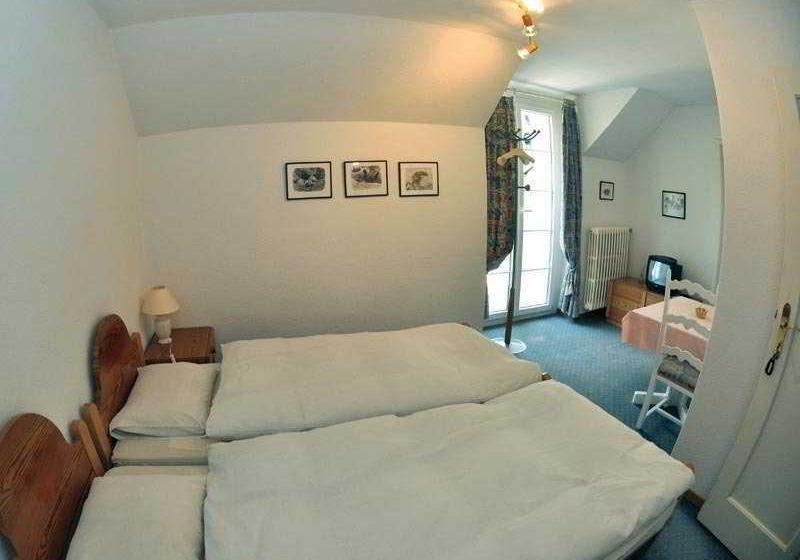 ホテル Hôtel Restaurant De La Tour