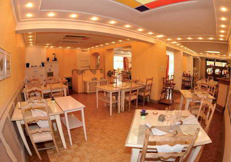 ホテル Hôtel Restaurant De La Tour