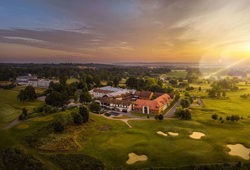 Отель De Vere Wokefield Estate