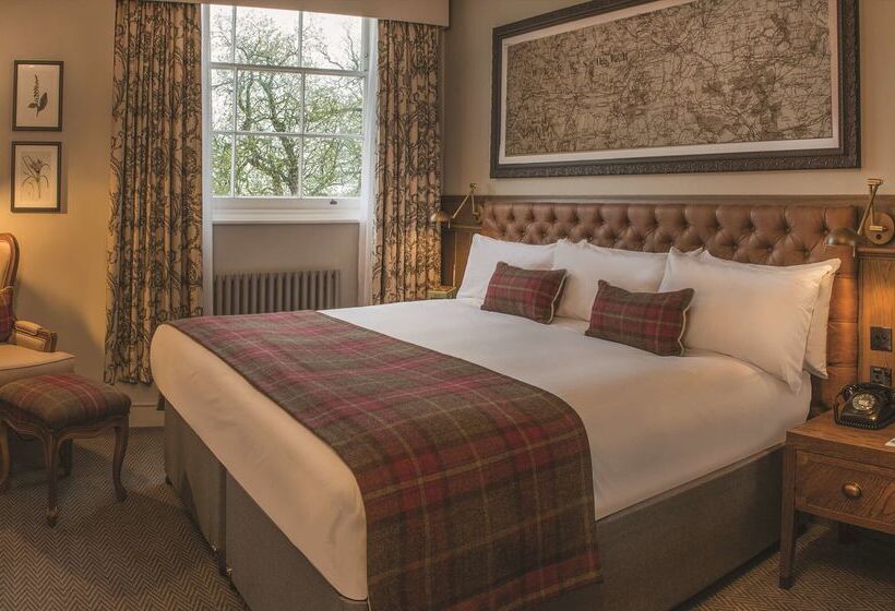 Отель De Vere Wokefield Estate