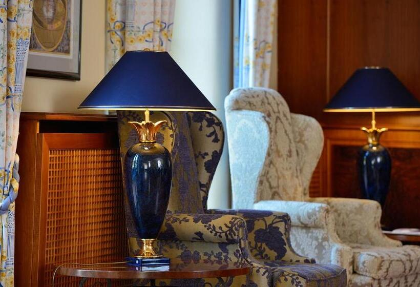 ホテル Der Lindenhof