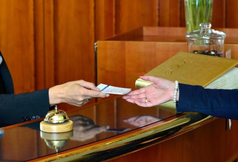 ホテル Der Lindenhof