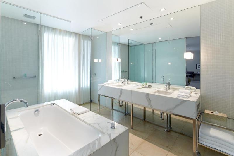 호텔 Establishment